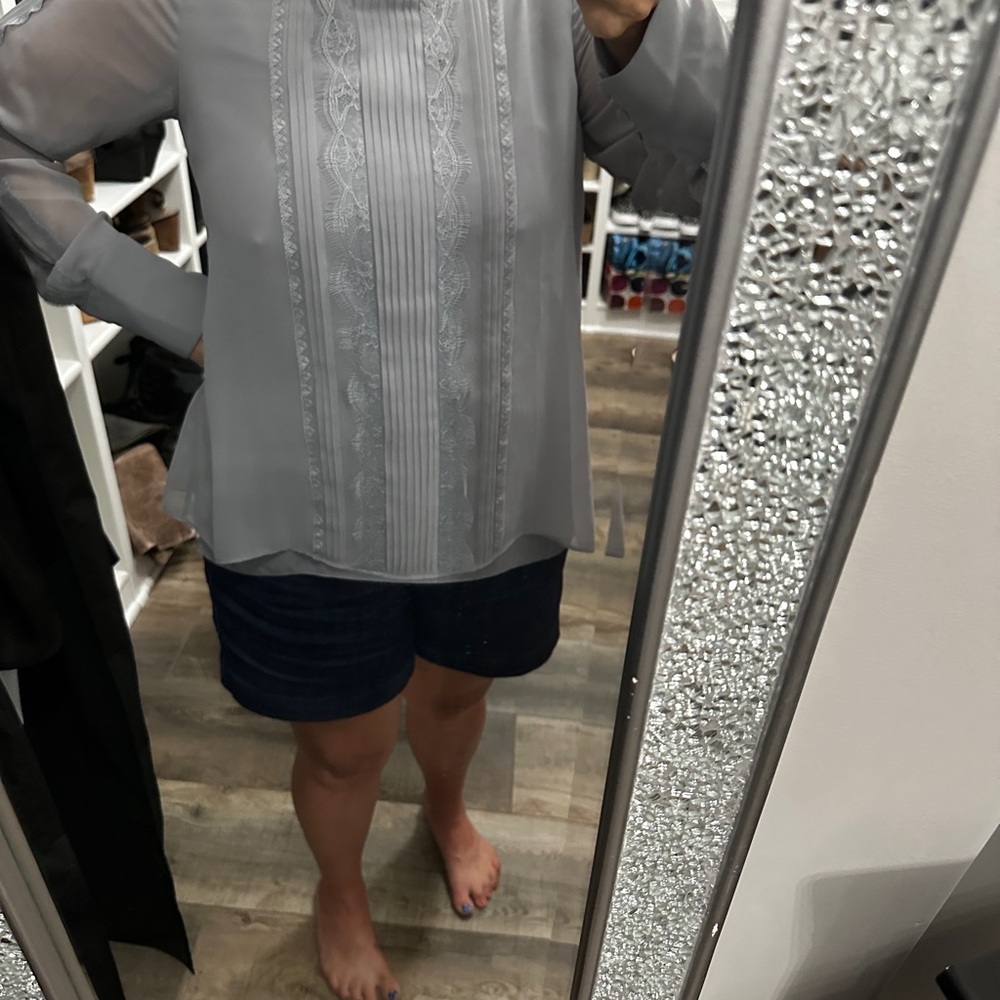 White House black market split back Elegant Gray Lace Blouse 8 with lace